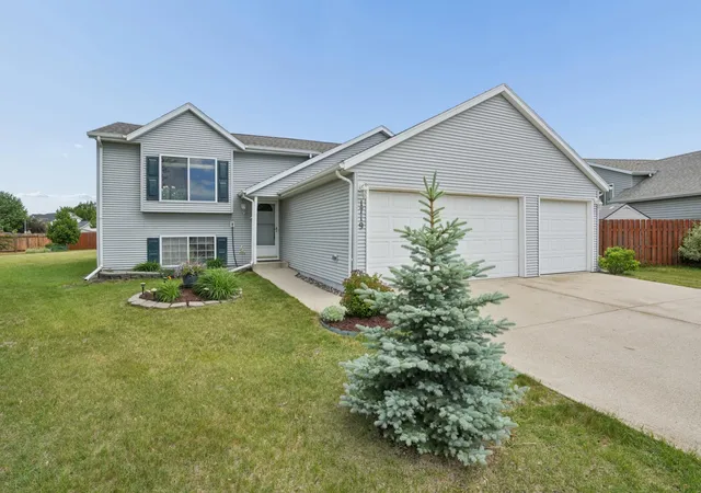1st image of 1719 Huntington Ct, West Fargo, ND 58078 | MLS# 7092498