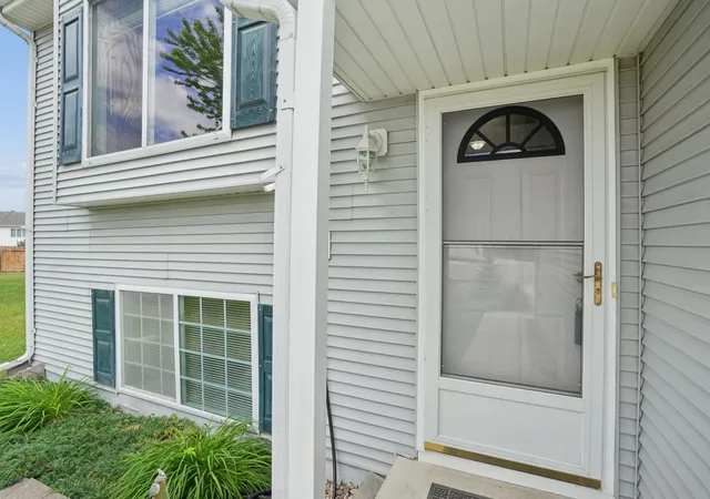 3rd image of 1719 Huntington Ct, West Fargo, ND 58078 | MLS# 7092498