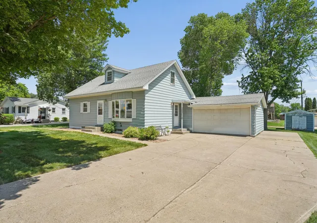 Homes for sale in Maple Lake, MN | 414 Oak Ave N, Maple Lake, MN 55358 | MLS# 7092504
