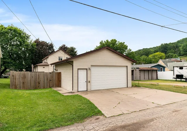 19th image of 608 S 2nd St, La Crescent, MN 55947 | MLS# 7092506