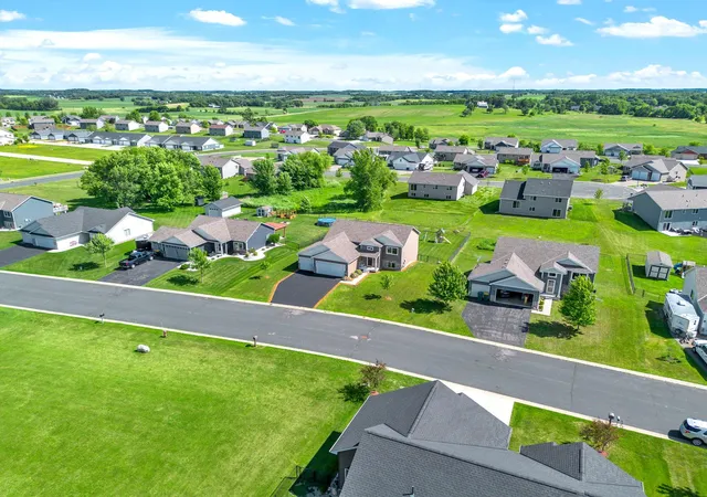 Photo 2 of Single family home for sale at 1008 Mulberry Ave Ne, Montgomery, MN 56069 | MLS# 7092515 | Listing updated on 2026-08-31