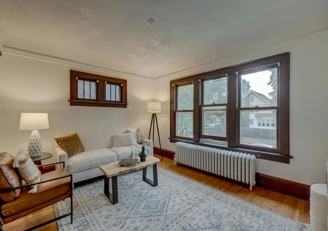 5th image of 1088 Dayton Ave, Saint Paul, MN 55104 | MLS# 7092551