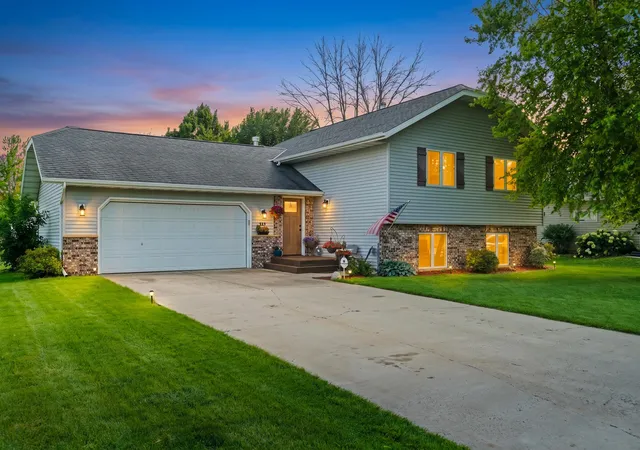 Homes for sale in Owatonna, MN | 543 Morning Dr, Owatonna, MN 55060 | MLS# 7092555