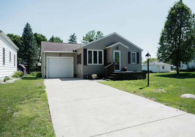 Homes for sale in Trimont, MN | 430 Birch St E, Trimont, MN 56176 | MLS# 7092560