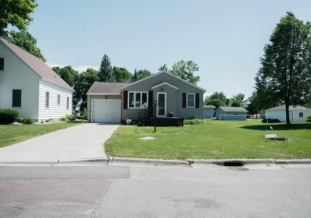 Homes for sale in Trimont, MN | 430 Birch St E, Trimont, MN 56176 | MLS# 7092560