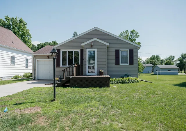 Homes for sale in Trimont, MN | 430 Birch St E, Trimont, MN 56176 | MLS# 7092560