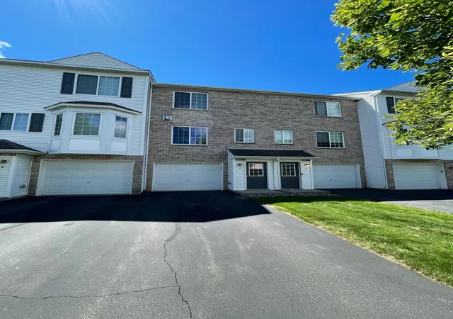 Homes for sale in Hugo, MN | 4961 Emmit Dr N #3, Hugo, MN 55038 | MLS# 7092564