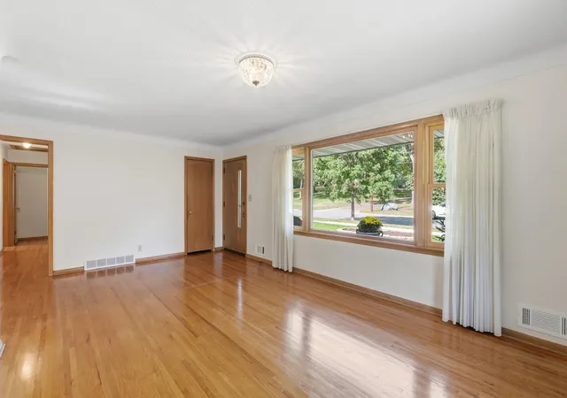 Photo 3 of Single family home for sale at 1482 Case Ave, Saint Paul, MN 55106 | MLS# 7092572 | Listing updated on 2026-10-09