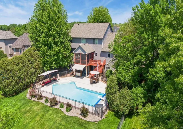 1st image of 10531 Golden Eagle Trl, Saint Paul, MN 55129 | MLS# 7092583