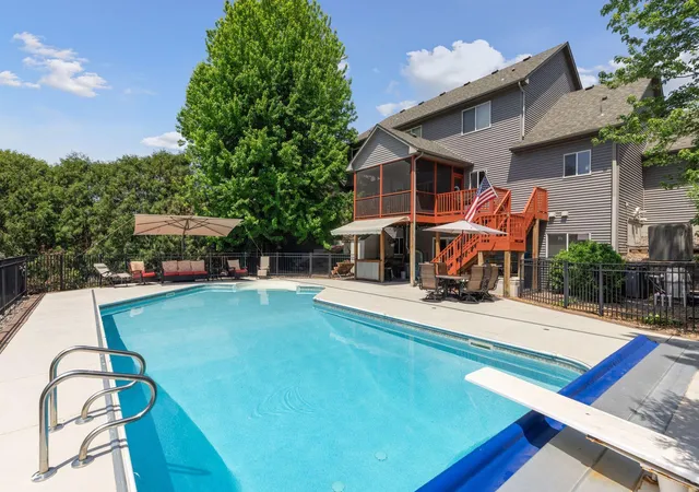 2nd image of 10531 Golden Eagle Trl, Saint Paul, MN 55129 | MLS# 7092583
