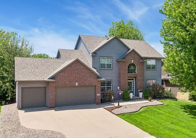 5th image of 10531 Golden Eagle Trl, Saint Paul, MN 55129 | MLS# 7092583