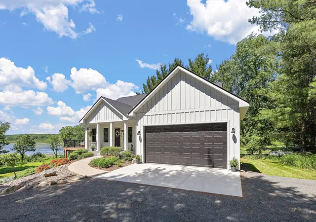 2nd image of 877 207th St, Dresser, WI 54009 | MLS# 7092597