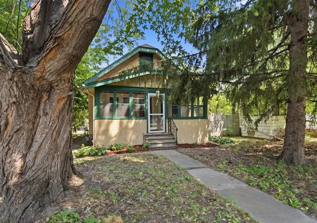 Photo 2 of Sale Pending at 1017 Maryland Ave E, Saint Paul, MN 55106 | MLS# 7092651 | Listing updated on 2026-10-19
