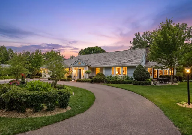 Photo 1 of Single family home for sale at 17803 Maple Hl Rd, Wayzata, MN 55391 | MLS# 7092698 | Listing updated on 2026-10-29