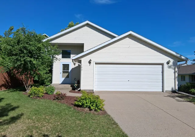 Homes for sale in Fergus Falls, MN | 103 Lydia Ln, Fergus Falls, MN 56537 | MLS# 7092725