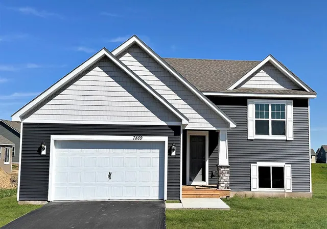 1st image of 2605 Denali Ct, Shakopee, MN 55379 | MLS# 7092729