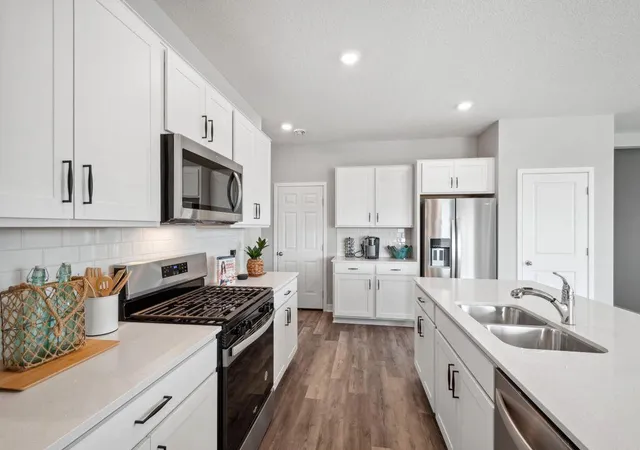2nd image of 2021 Aquarius Dr, Shakopee, MN 55379 | MLS# 7092748