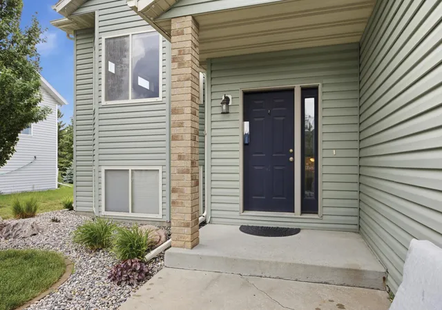 3rd image of 1403 35Th Street Cir S, Moorhead, MN 56560 | MLS# 7092765