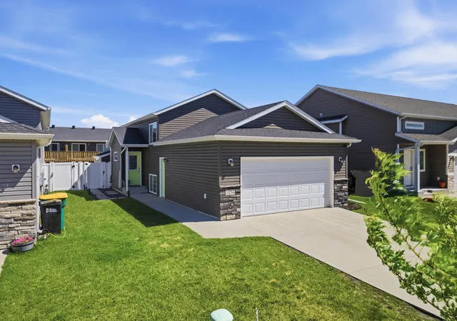 Homes for sale in West Fargo, ND | 1034 29th Ave W, West Fargo, ND 58078 | MLS# 7092818