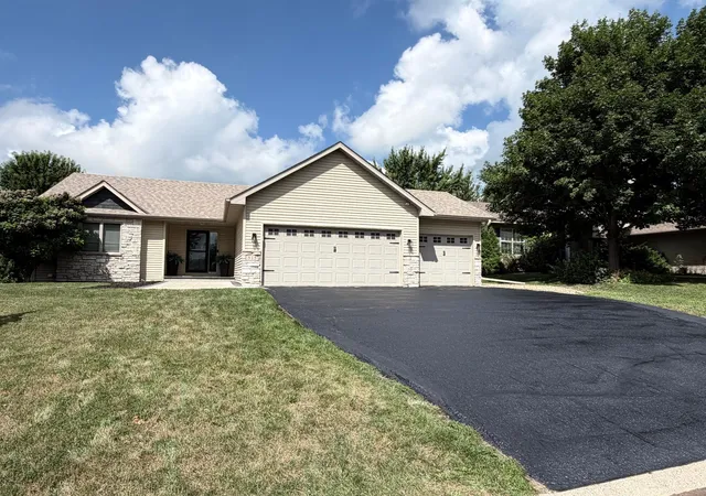 Homes for sale in Lonsdale, MN | 515 10th Ave Ne, Lonsdale, MN 55046 | MLS# 7092855