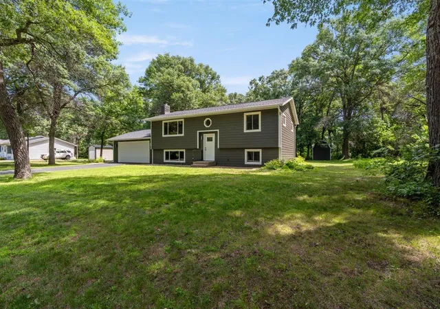 1st image of 12882 Kingwood Dr, Baxter, MN 56425 | MLS# 7092893