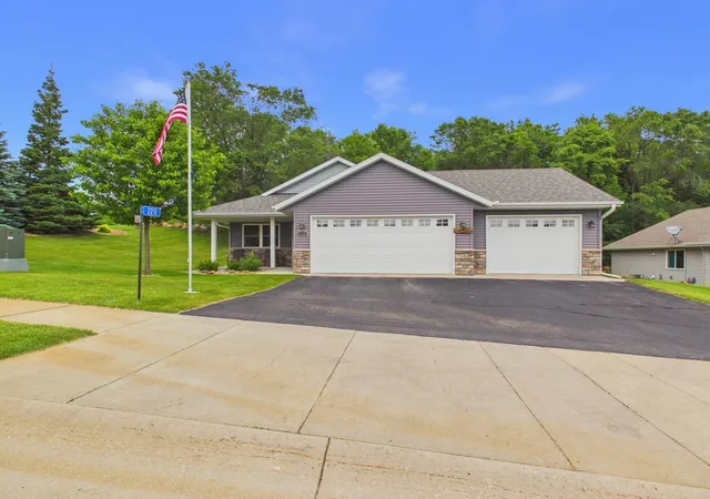 Homes for sale in Alexandria, MN | 2211 Ridgedale Dr Se, Alexandria, MN 56308 | MLS# 7092900