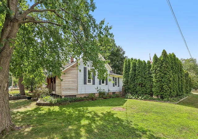 Photo 2 of Sale Pending at 4571 1st Ave, White Bear Lake, MN 55110 | MLS# 7092940 | Listing updated on 2026-09-02
