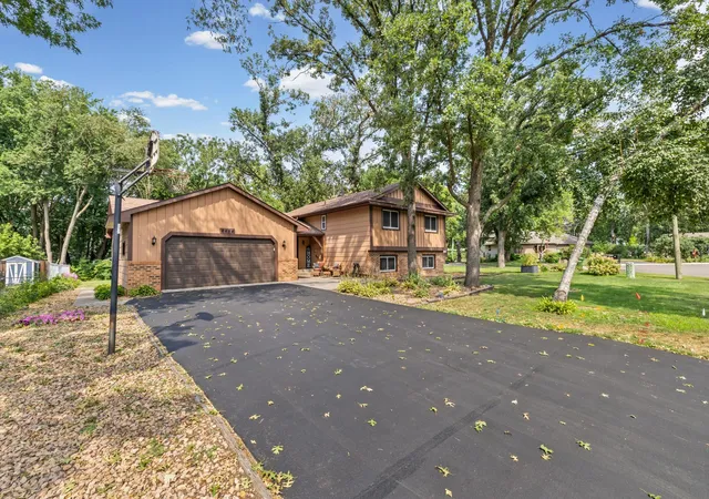1st image of 8454 Pleasant View Dr, Saint Paul, MN 55112 | MLS# 7092966