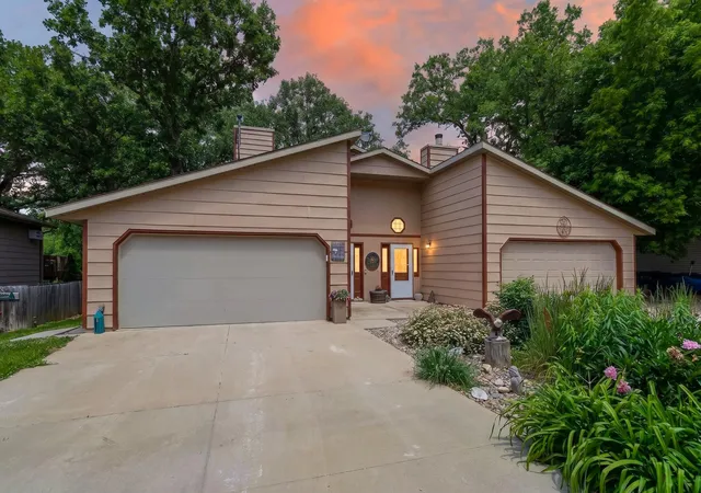 Homes for sale in Zumbro Falls, MN | 40148 Ryans Bay Rd, Zumbro Falls, MN 55991 | MLS# 7092974