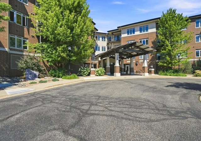 2nd image of 3251 Louisiana Ave S #317, Minneapolis, MN 55426 | MLS# 7092977