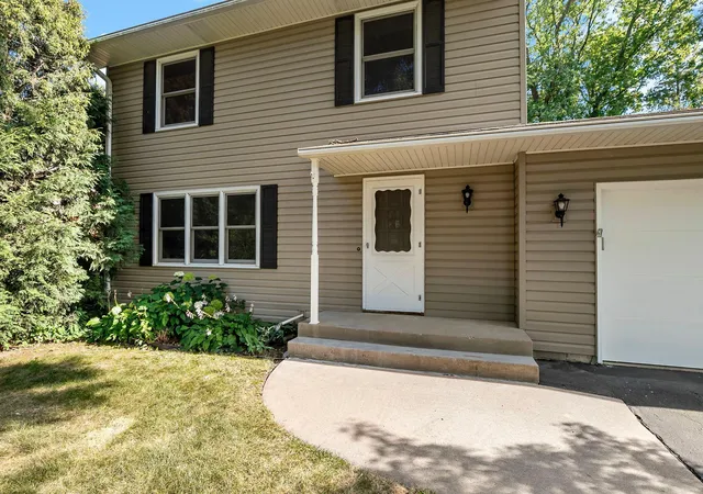 3rd image of 2679 16Th Ter Nw, Saint Paul, MN 55112 | MLS# 7093026