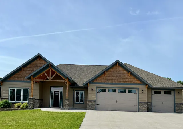 Homes for sale in Wabasso, MN | 994 North St, Wabasso, MN 56293 | MLS# 7093045