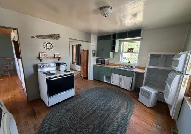 2nd image of 355 W Harvey St, Ely, MN 55731 | MLS# 7093046