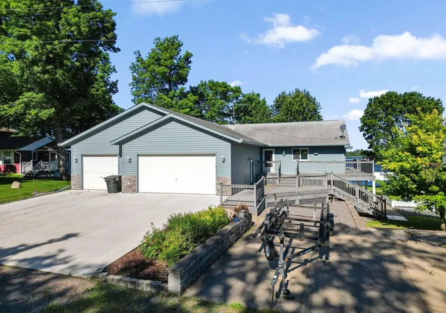 4th image of 44080 Maple Ln, Harris, MN 55032 | MLS# 7093050