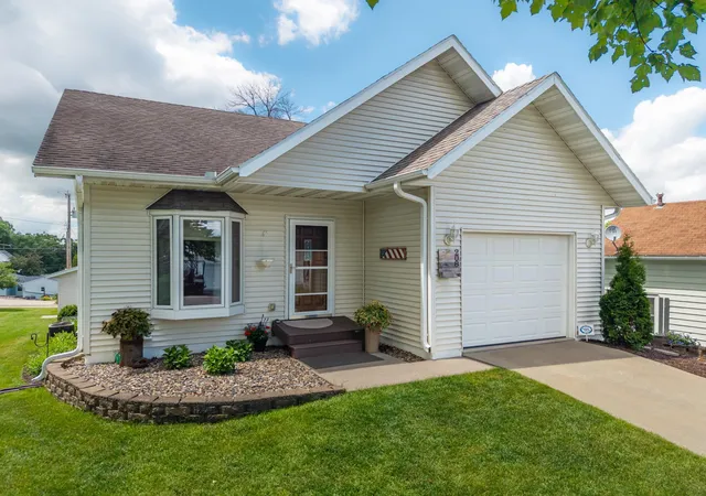 1st image of 208 High Ave, Wanamingo, MN 55983 | MLS# 7093065