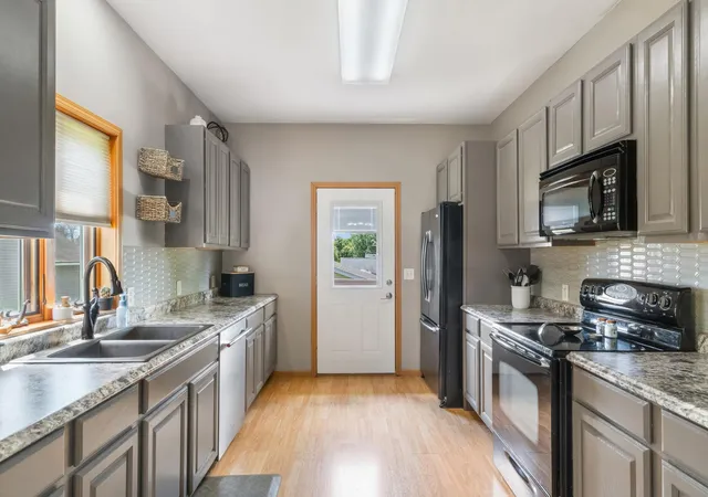 4th image of 208 High Ave, Wanamingo, MN 55983 | MLS# 7093065