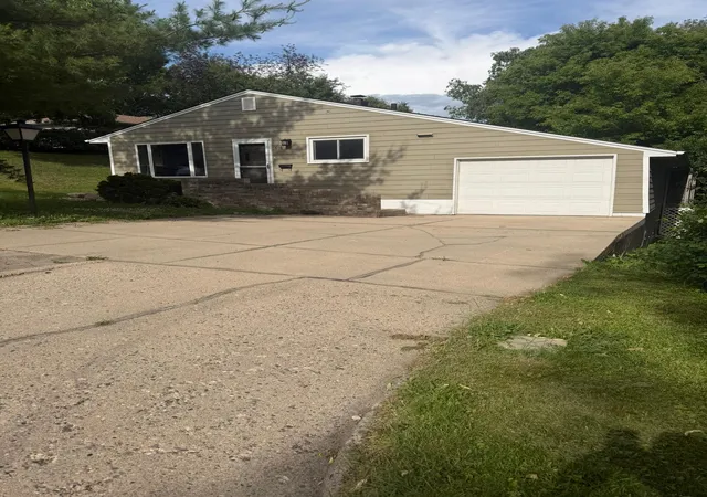 Homes for sale in Fergus Falls, MN | 616 N Buse St, Fergus Falls, MN 56537 | MLS# 7093069