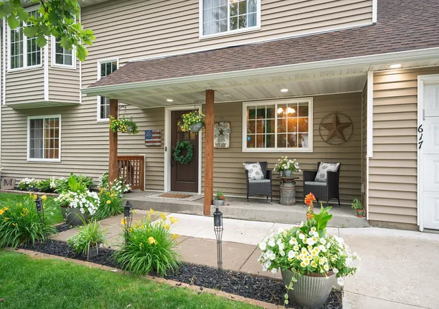 1st image of 617 12th St, Farmington, MN 55024 | MLS# 7093075