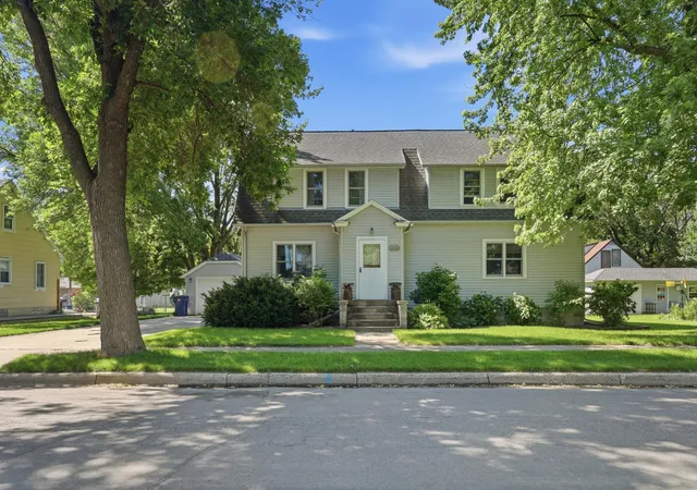 1st image of 424 E 11th St, Gibbon, MN 55335 | MLS# 7093082