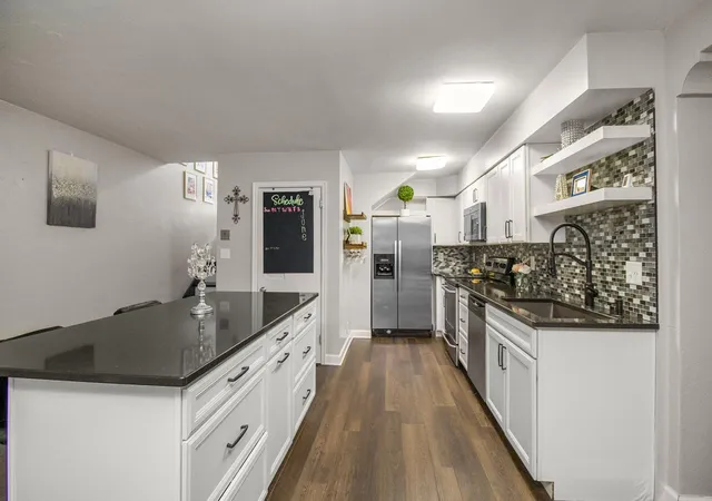 Listing Photo 5 - Condo for sale in building located at 443 Dayton Ave, St. Paul, MN 55102 - Unit #10