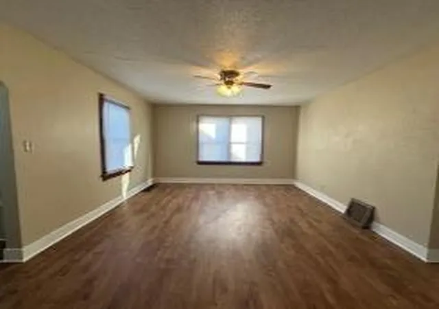 2nd image of 905 9th Ave Sw, Austin, MN 55912 | MLS# 7093113