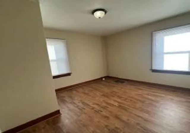 5th image of 905 9Th Ave Sw, Austin, MN 55912 | MLS# 7093113