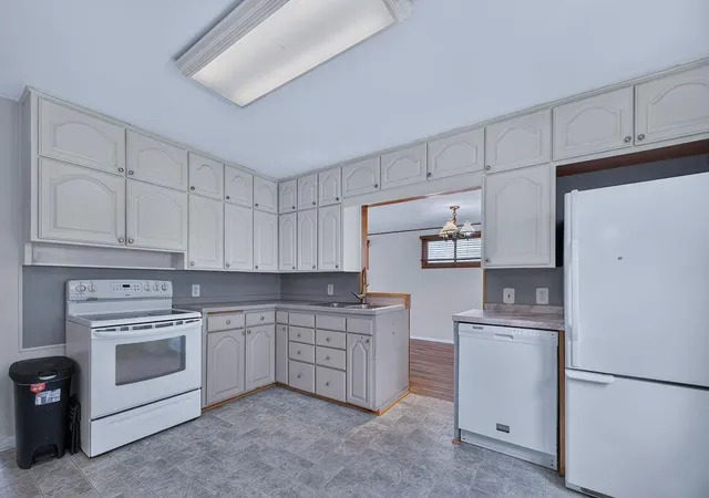 3rd image of 325 W South St, Caledonia, MN 55921 | MLS# 7093141