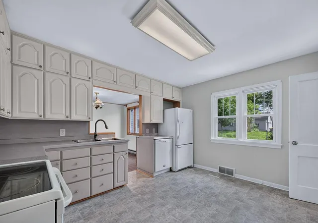 4th image of 325 W South St, Caledonia, MN 55921 | MLS# 7093141