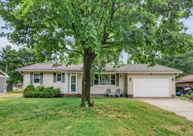 Homes for sale in Menomonie, WI | 1204 River Heights Rd, Menomonie, WI 54751 | MLS# 7093153