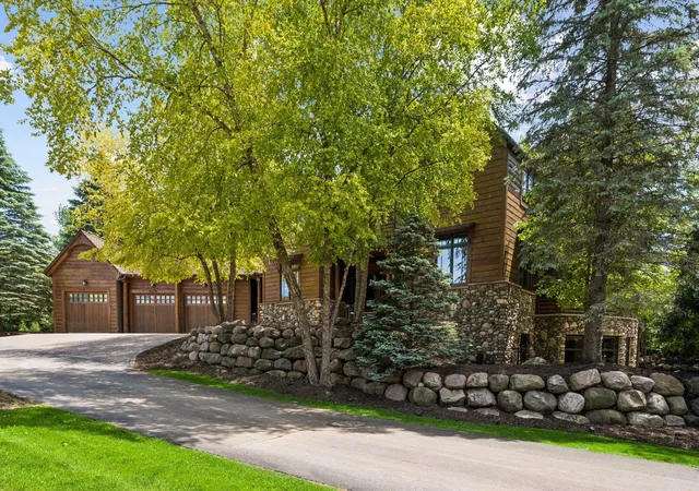 Photo 3 of Single family home for sale at 2439 Emerald Trl, Hopkins, MN 55305 | MLS# 7093161 | Listing updated on 2026-09-25