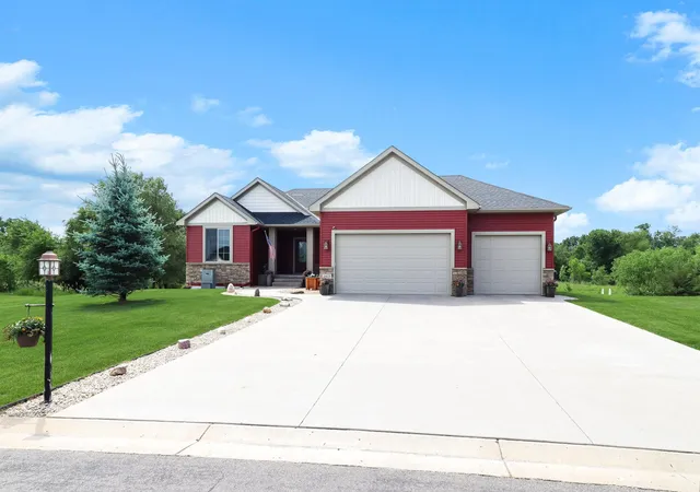 Homes for sale in Saint Augusta, MN | 2423 Jewel St, Saint Augusta, MN 56301 | MLS# 7093169