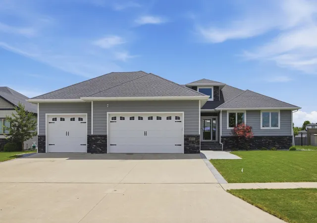 1st image of 311 39th Ave E, West Fargo, ND 58078 | MLS# 7093172