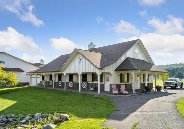 4th image of 2822 Jean Duluth Rd, Duluth, MN 55804 | MLS# 7093176