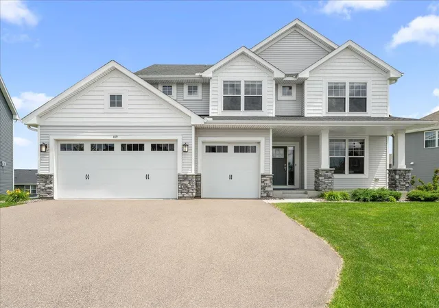 Homes for sale in Woodbury, MN | 819 Spancil Hill Vw, Woodbury, MN 55129 | MLS# 7093180